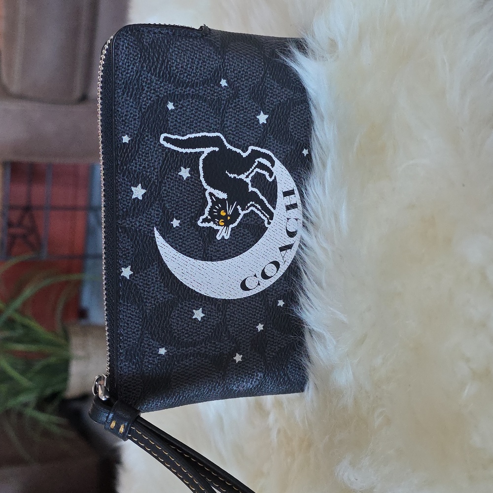NWOT Coach Black Cat & Moon Signature Corner Zip Wristlet/Wallet 🖤🐈‍⬛️🌟🎁🌙❤️ - Picture 6 of 13